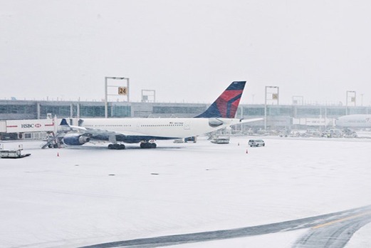机场暴雪停航
